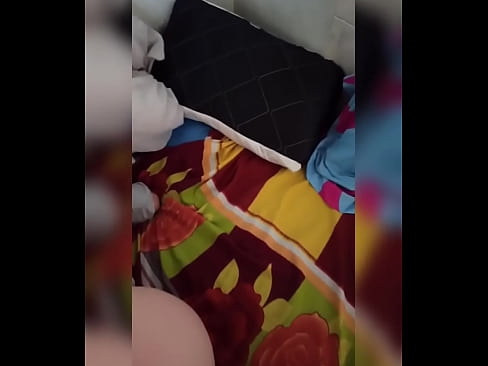 ❤️ Mano kambariokė lieka namuose viena, nes jos vyras atostogauja, o aš pasinaudoju proga ją išdulkinti ir užpildyti jos užpakalį pienu ☑ Dulkinimo video prie mūsų lt.mobilecric.top ☑