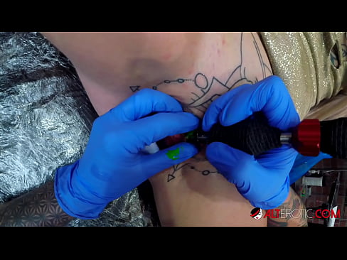 ❤️ Itin tatuiruota karšta Sully Savage gavo tatuiruotę ant savo klitorio ☑ Dulkinimo video prie mūsų lt.mobilecric.top ☑